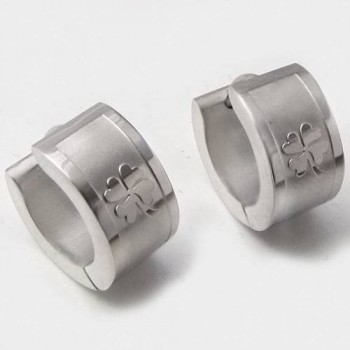 Náušnice s štvorlístky z chirurgickej ocele (KNA018)